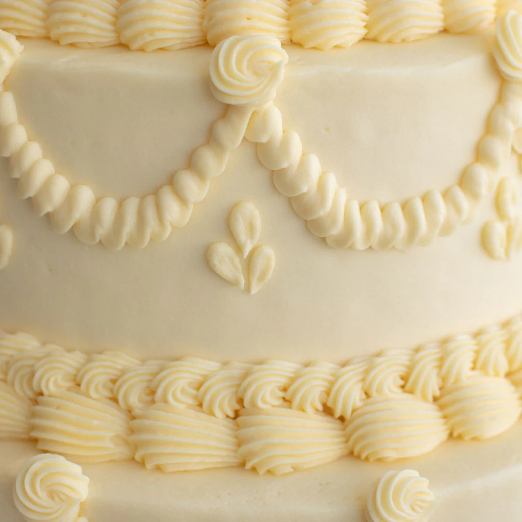 3-Tier Bridgerton Cake - Image 2